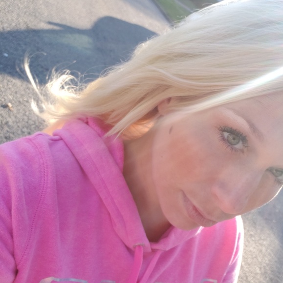 Meet your Posher, Carrie - Picture 3 of 8